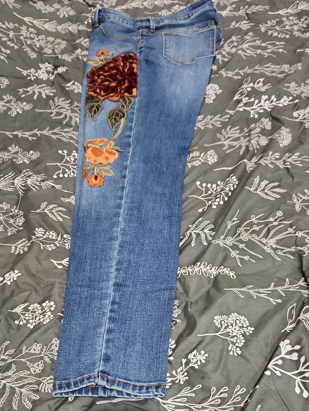 Chico’s Embroidered Jeggings sz 1.5